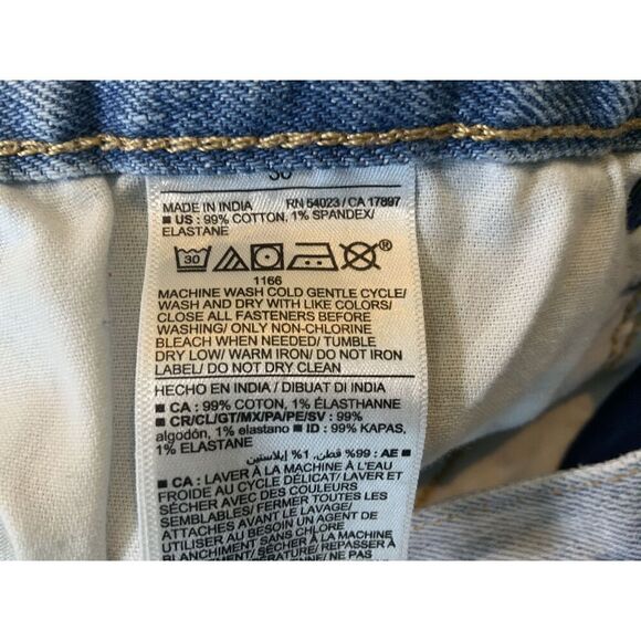 Old Navy Light Wash Distressed Frayed Hem Denim Shorts Size 36 - Picture 12 of 14